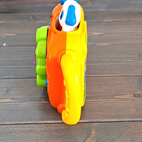 V-tech Snap & Surprise Singing, Talking, Flashing Lights Camera - Picture 4 of 6